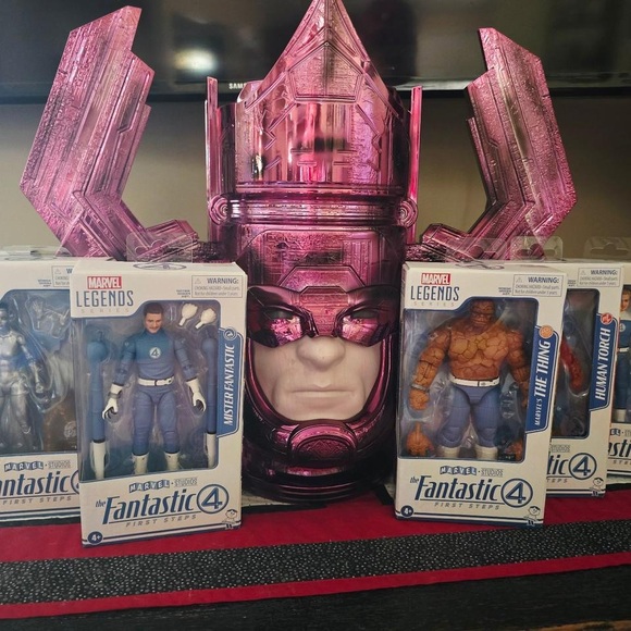 Neca Other - Marvel Legends Galactus and Fantastic Four Set